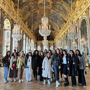 AMM students pose at Versailles.
