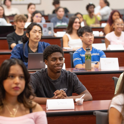 CPP students siting in a large lecture class