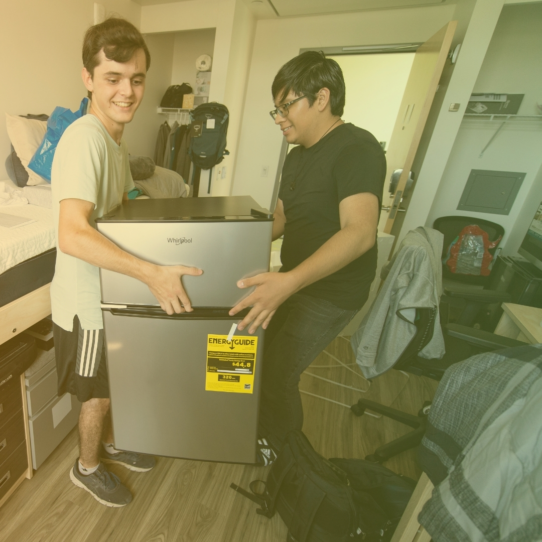 Students moving into their residence hall